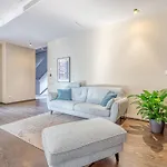 Apartment Icon H - Luxury & *