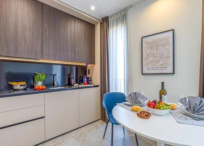 Icon H - Luxury & Lugano